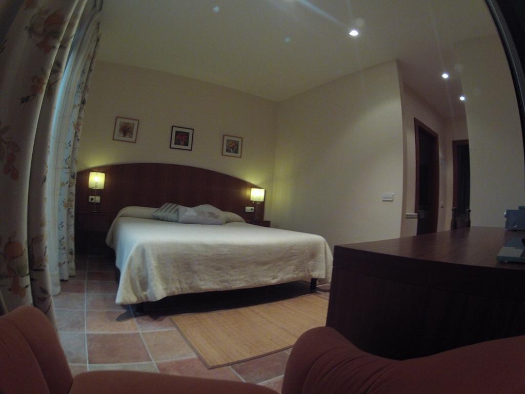 Mas Duc Guest House Brunyola Room photo