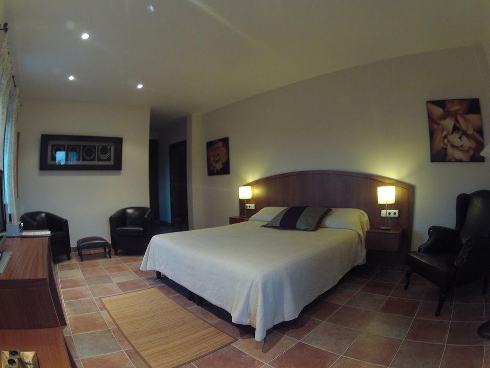 Mas Duc Guest House Brunyola Exterior photo